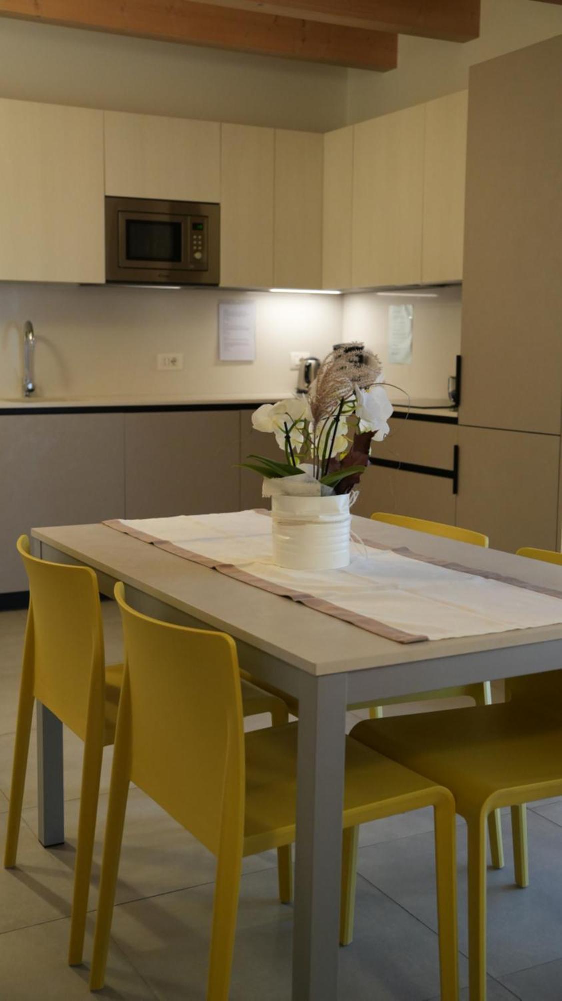 Casa Maria Apartments Рива дел Гарда Стая снимка