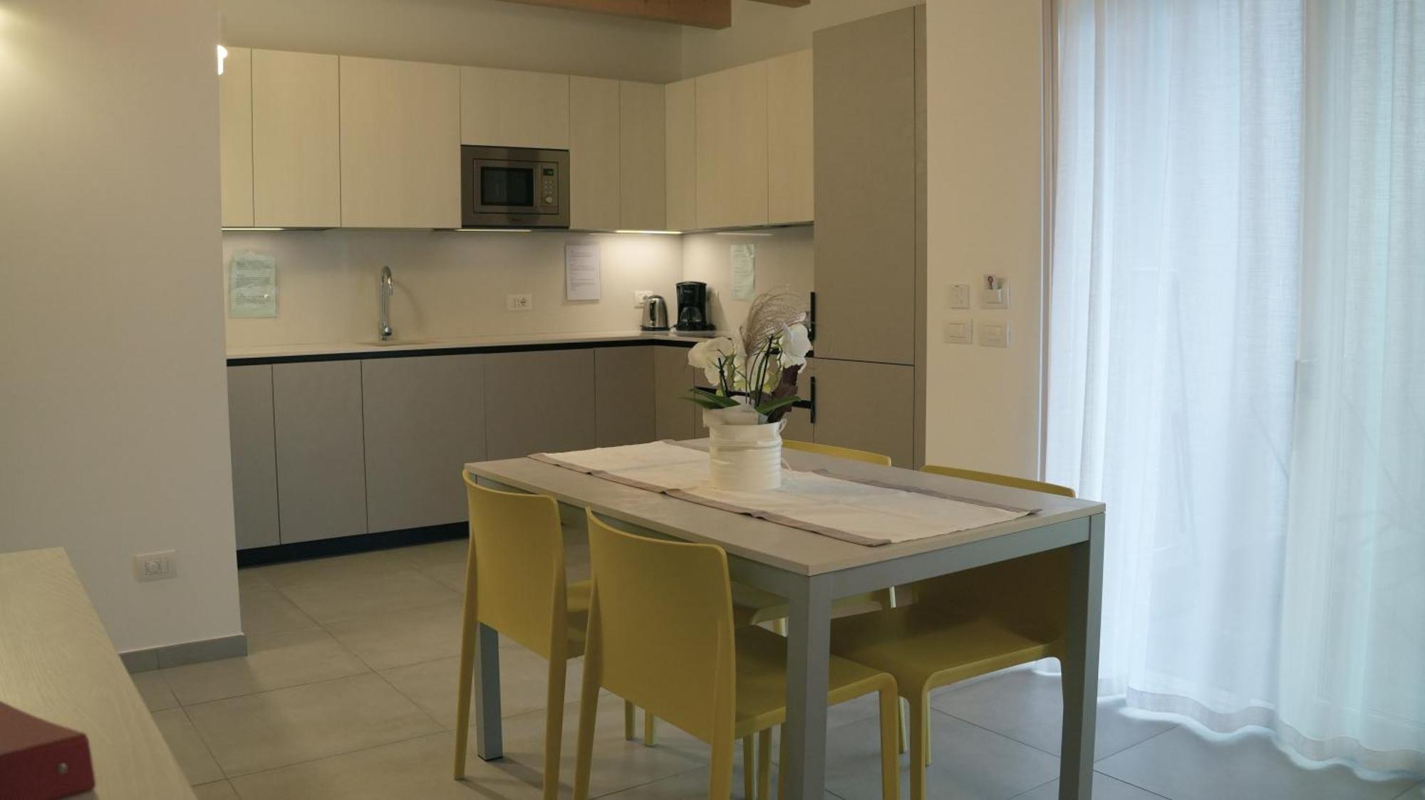 Casa Maria Apartments Рива дел Гарда Стая снимка