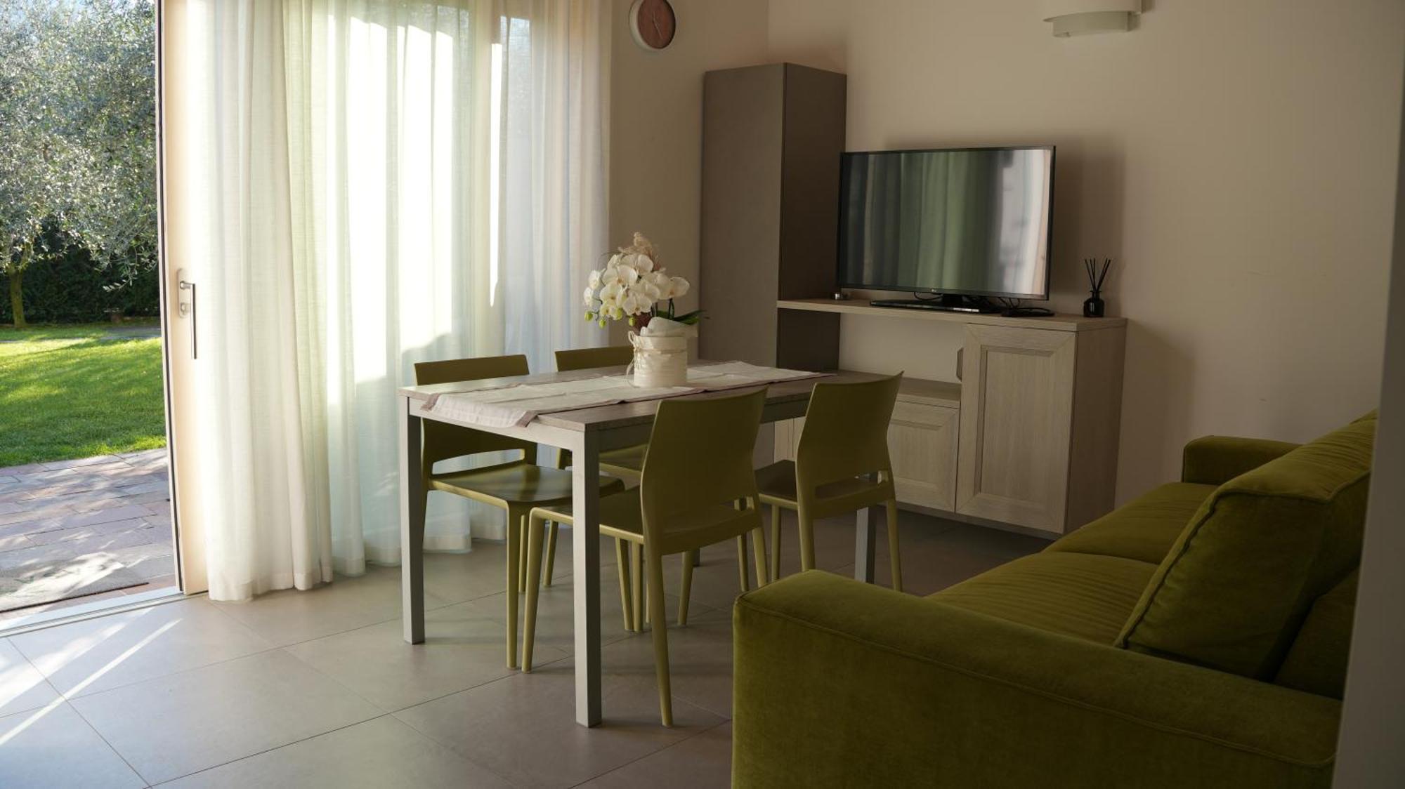 Casa Maria Apartments Рива дел Гарда Стая снимка
